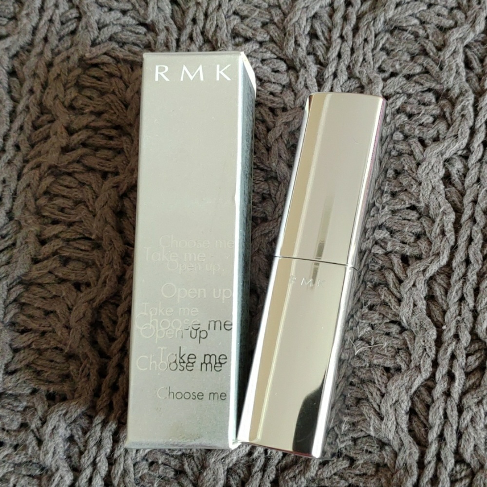 RMK Irresistible Lips C 21 Soft Brown Beige
